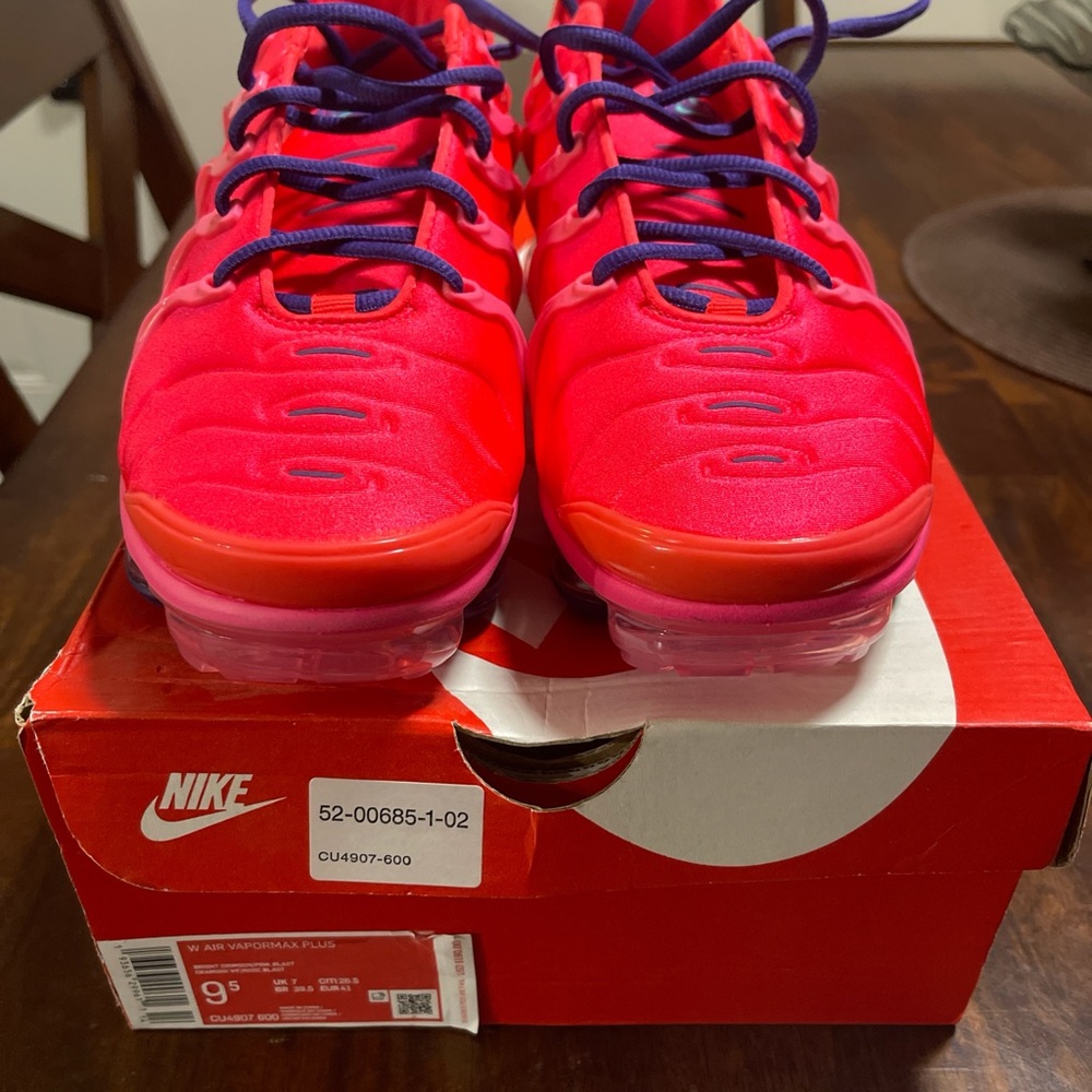 Nike women’s Air VaporMax Plus - Bright Red and Purple